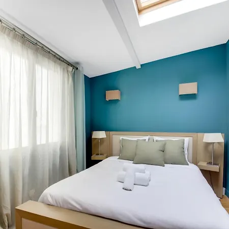 Apartment Marais Bretagne Area Paris