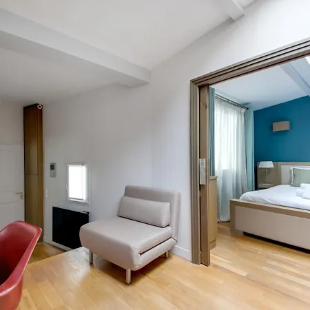 Marais Bretagne Area Apartment *